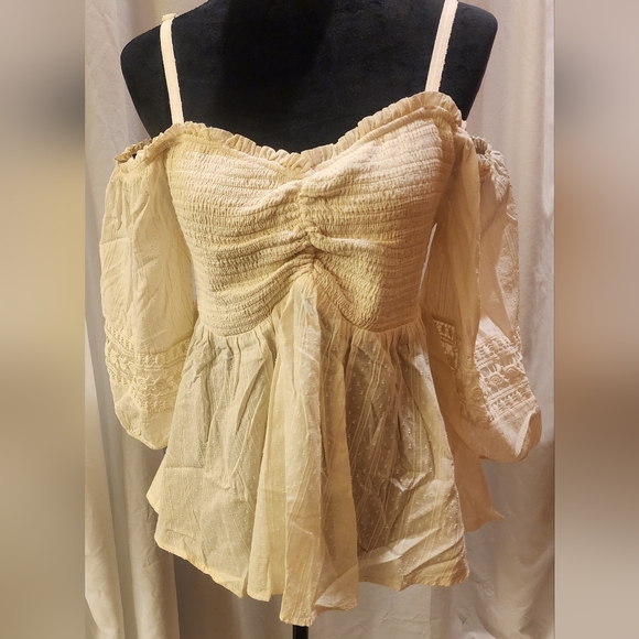 NWT Torid bohemian style top. - Picture 2 of 4